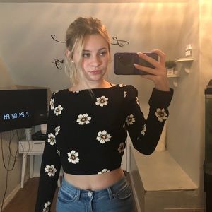 Kendall and Kylie long sleeve daisy top